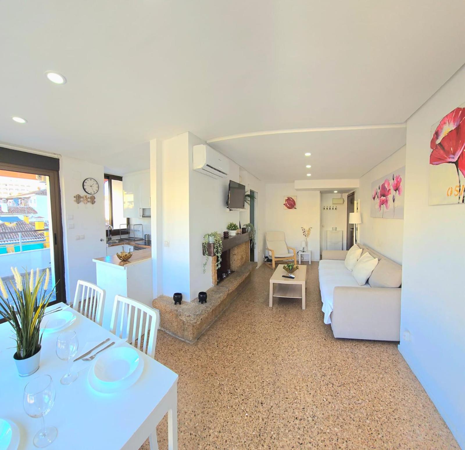 Nogalera Rainbow 2-Bedroom Apartment, Pool And Parking By Namaste Elite Torremolinos Exterior foto