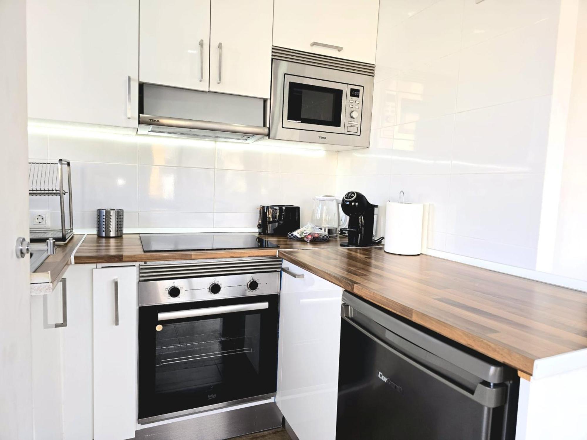 Nogalera Rainbow 2-Bedroom Apartment, Pool And Parking By Namaste Elite Torremolinos Exterior foto